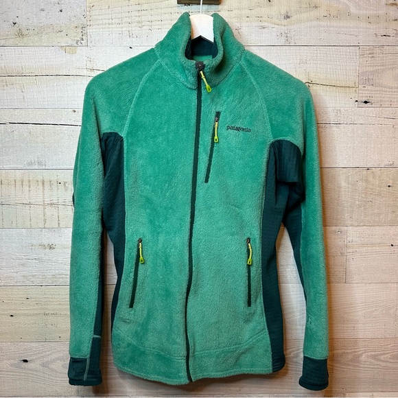 Patagonia Women’s R2 Jacket Style #25148 - Picture 2 of 7